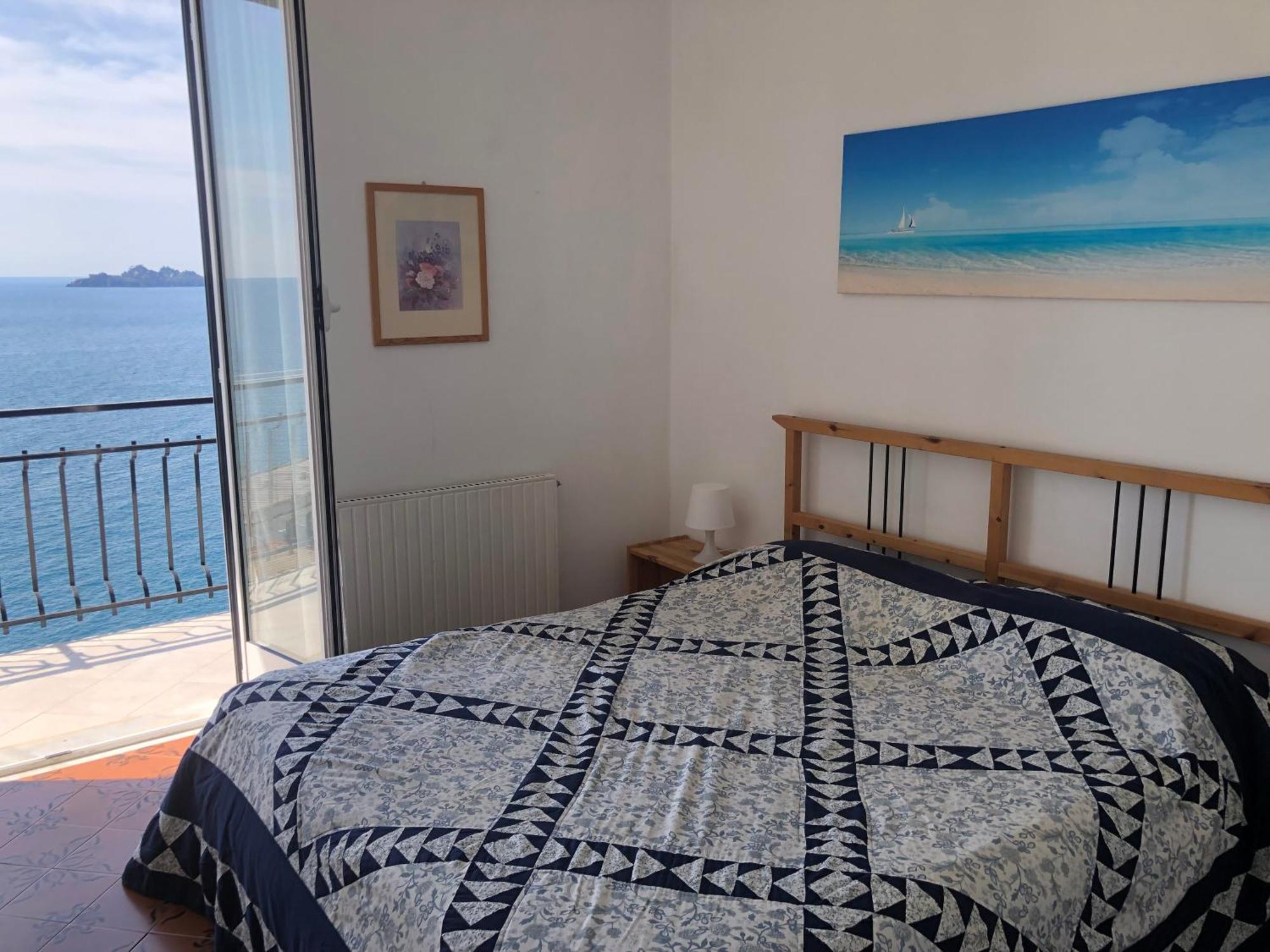 Апартаменты Davanti Al Mare E A Portofino - In Front Of The Sea And Portofino Дзоальи Экстерьер фото